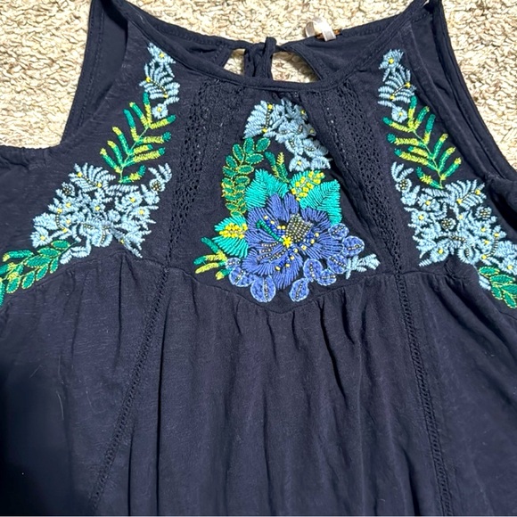 FREE PEOPLE Navy Fast Times Floral Embroidered Cotton Cold Shoulder Top size XS - Picture 3 of 4